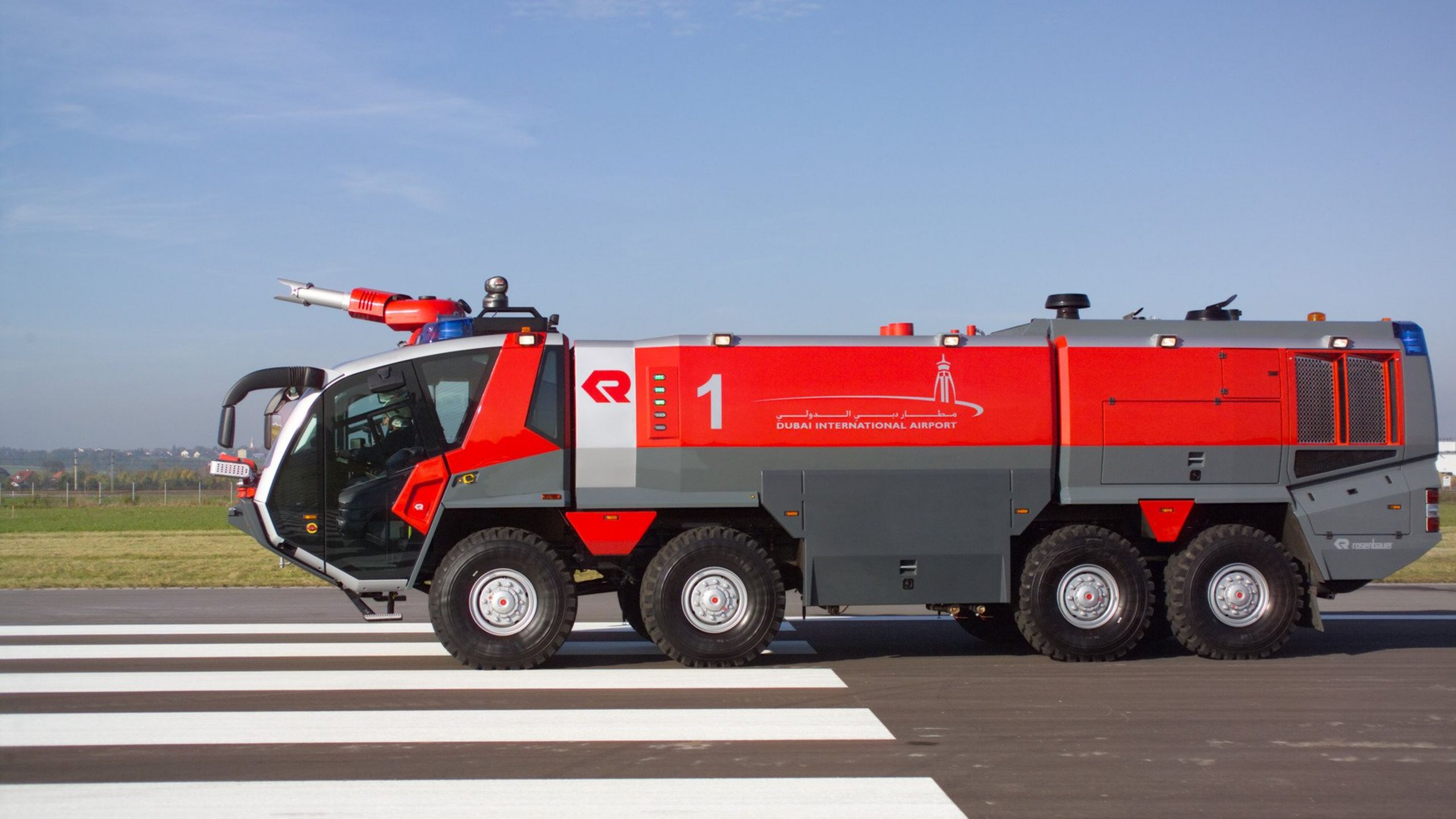 30 Years PANTHER - Early Adopter Mehrere Generation des PANTHER sind bei den Dubai Aiports im Einsatz