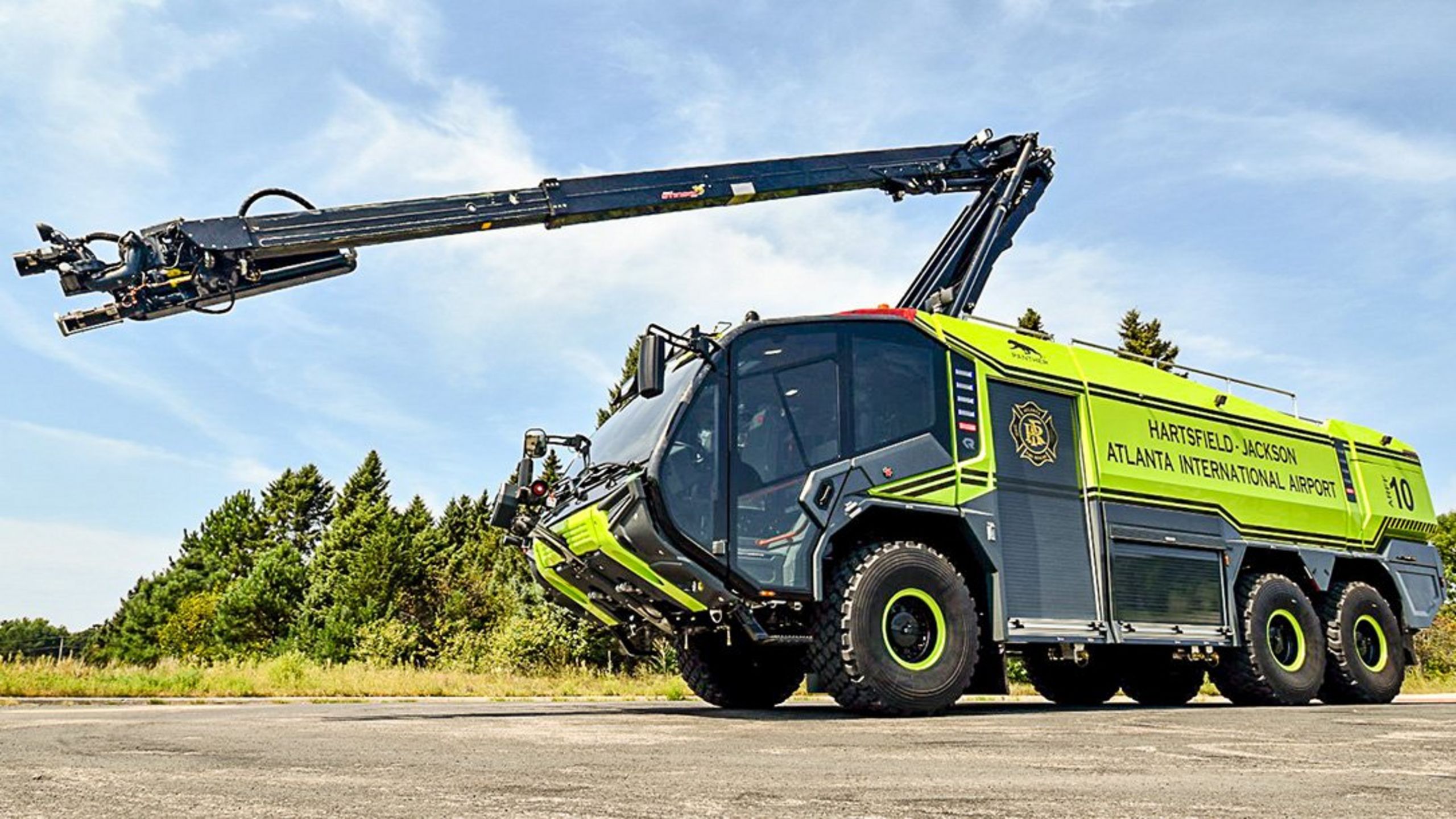 30 Years PANTHER - Von klein bis groß PANTHER 4x4 Hartsfield-Jackson Atlanta International Airport