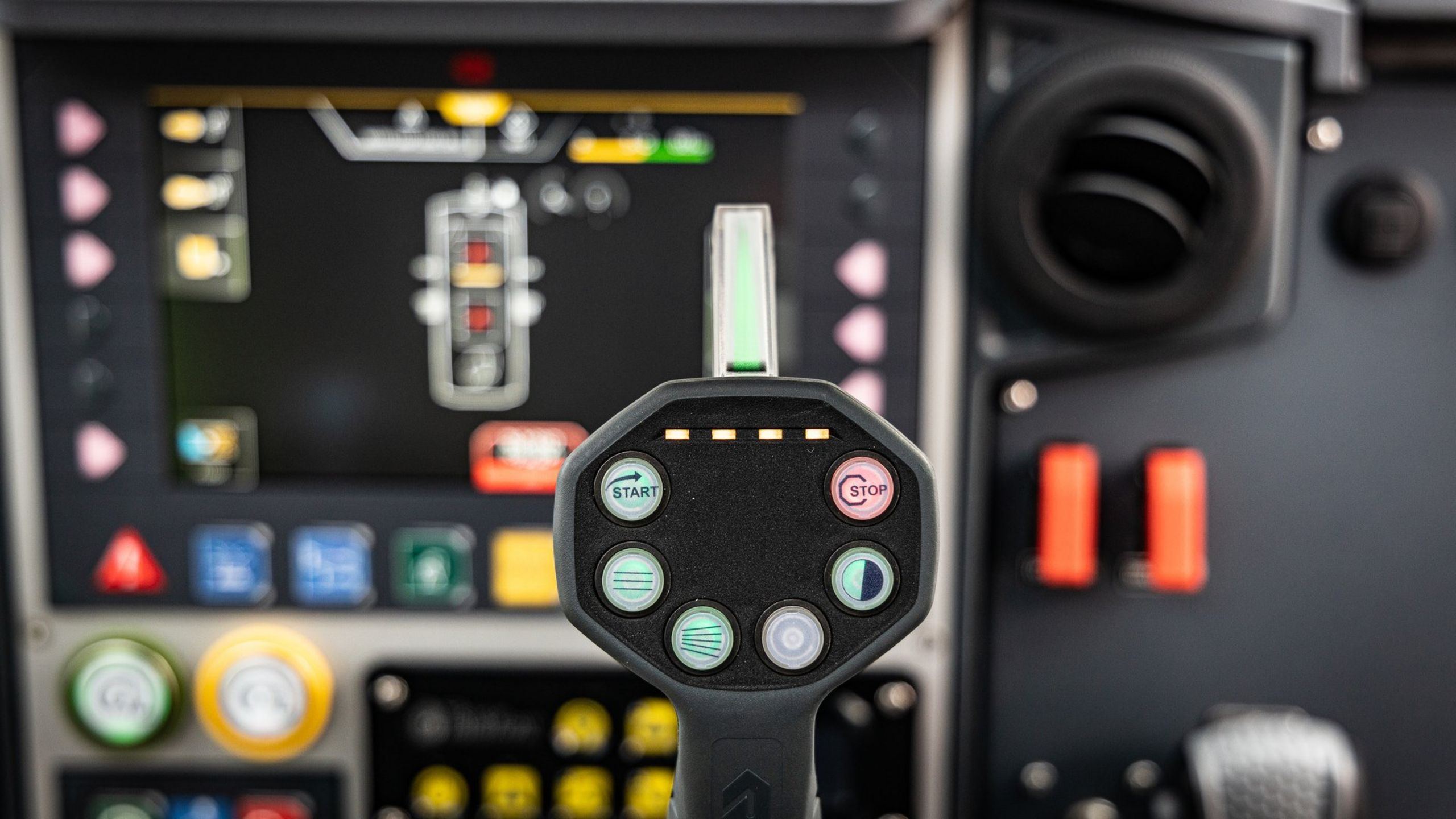 30 Years PANTHER - ABS, ESC & Co. Hintergrundbeleuchtete Werferbedienung mit Löschmittelindikator