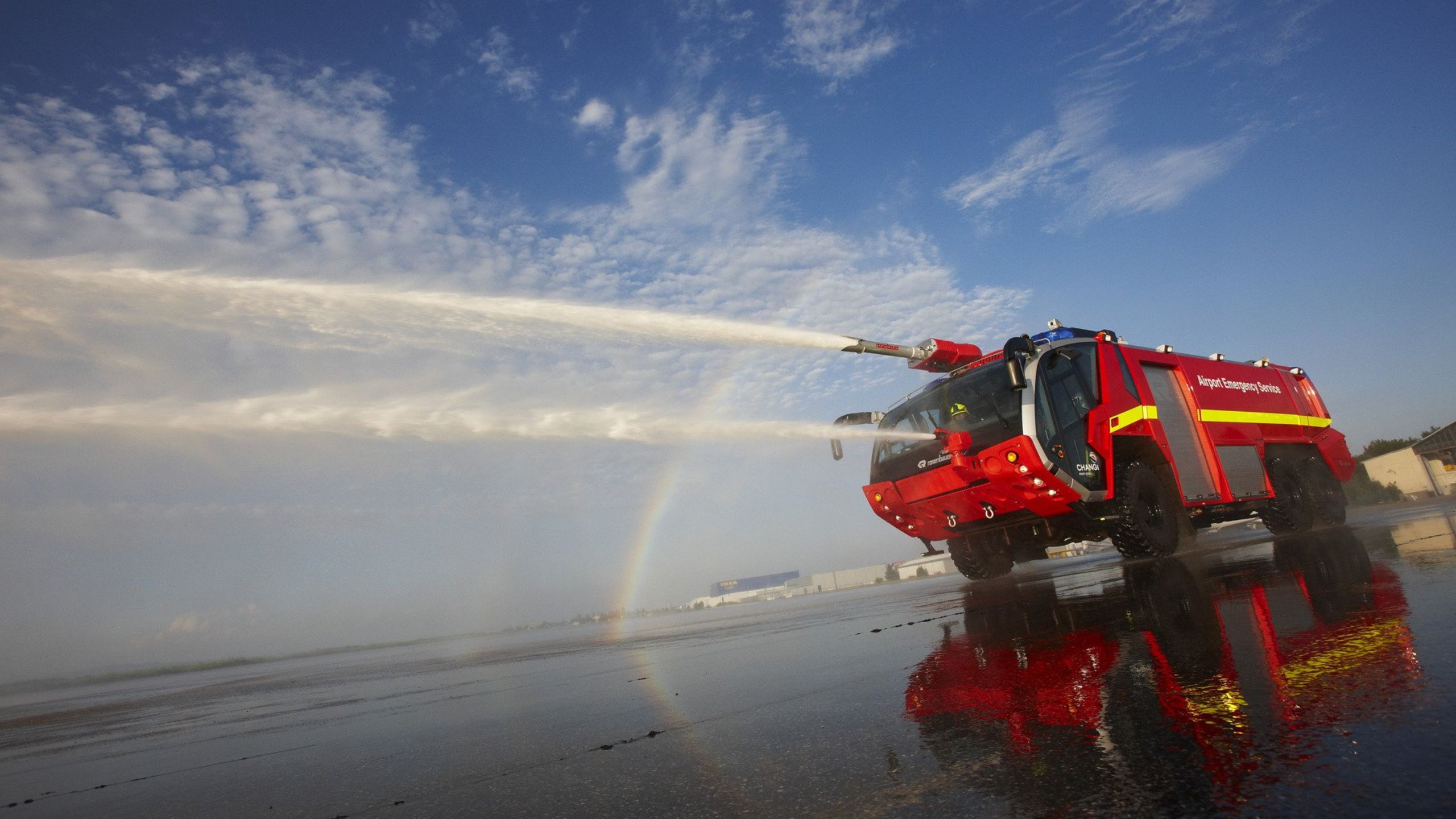 30 Years PANTHER - Von klein bis groß PANTHER 6x6 Singapore Changi Airport